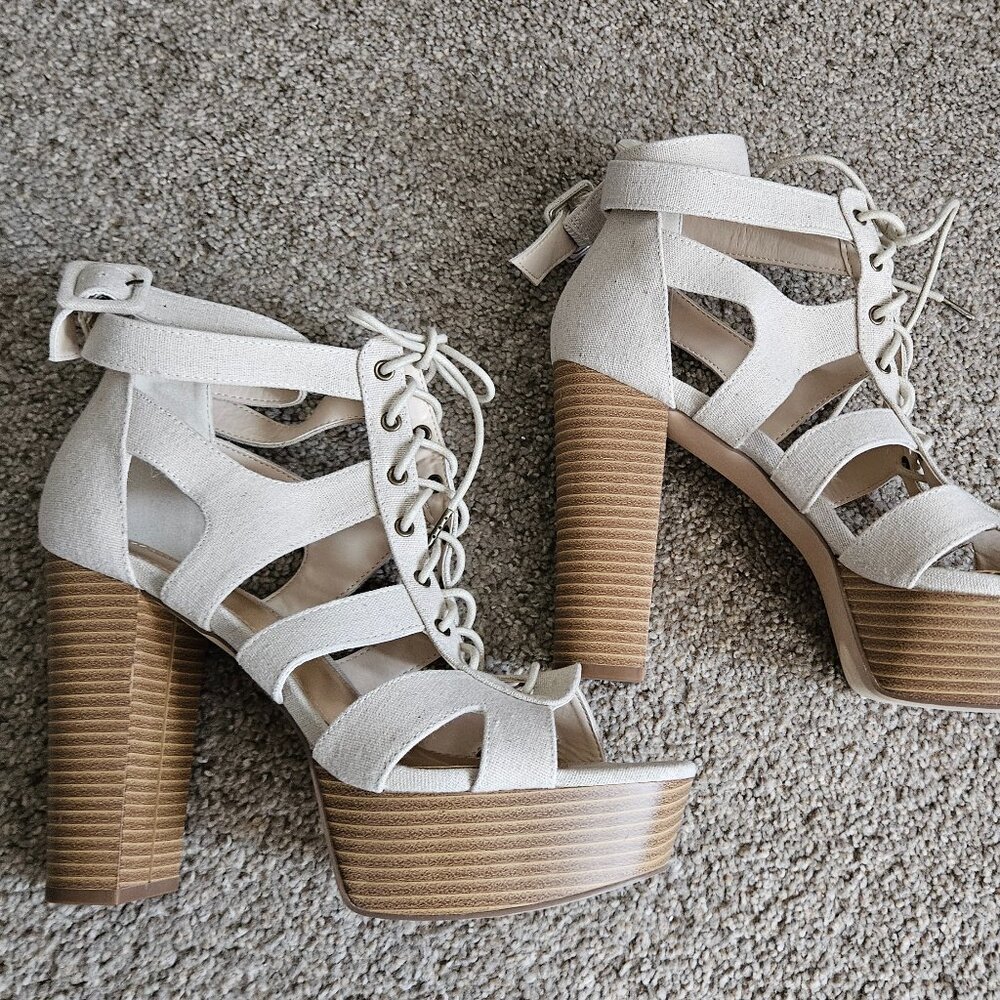 Shoe Dazzle GILLIANNA STRAPPY PLATFORM SANDAL